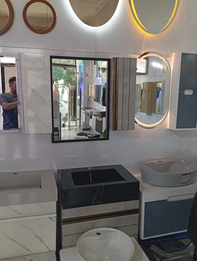 عکس گروه تولیدی آینه و روشویی pig