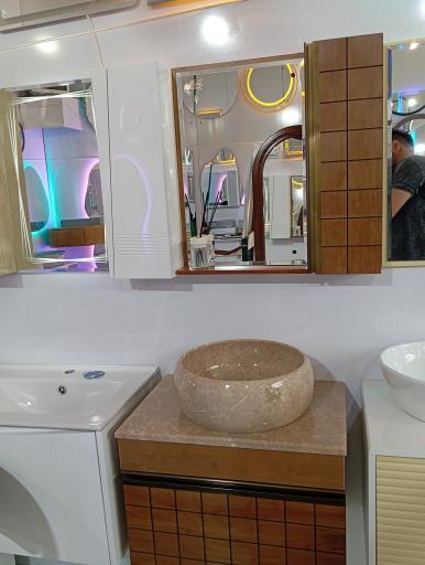 عکس گروه تولیدی آینه و روشویی pig