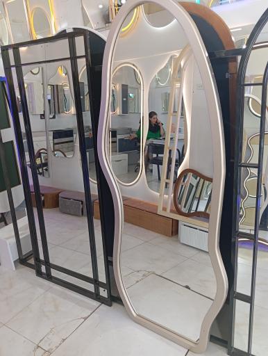 عکس گروه تولیدی آینه و روشویی pig