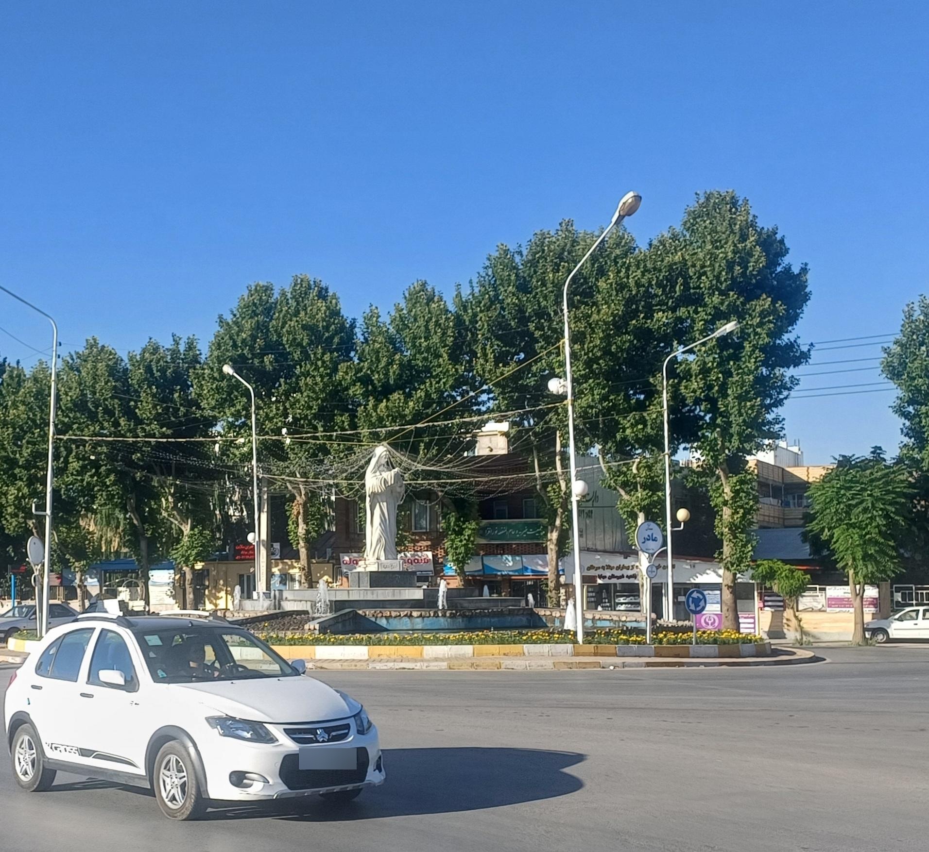 عکس میدان مادر