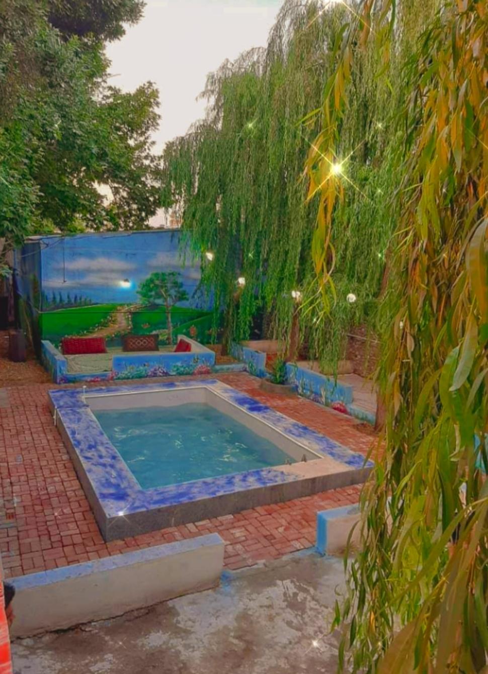 عکس باغچه رستوران علی (برکه سابق) 