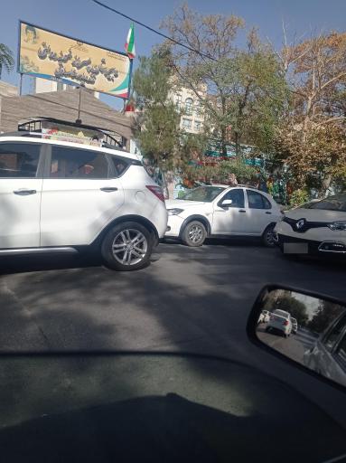 عکس دبیرستان پسرانه نمونه دولتی زنده یاد صادقی