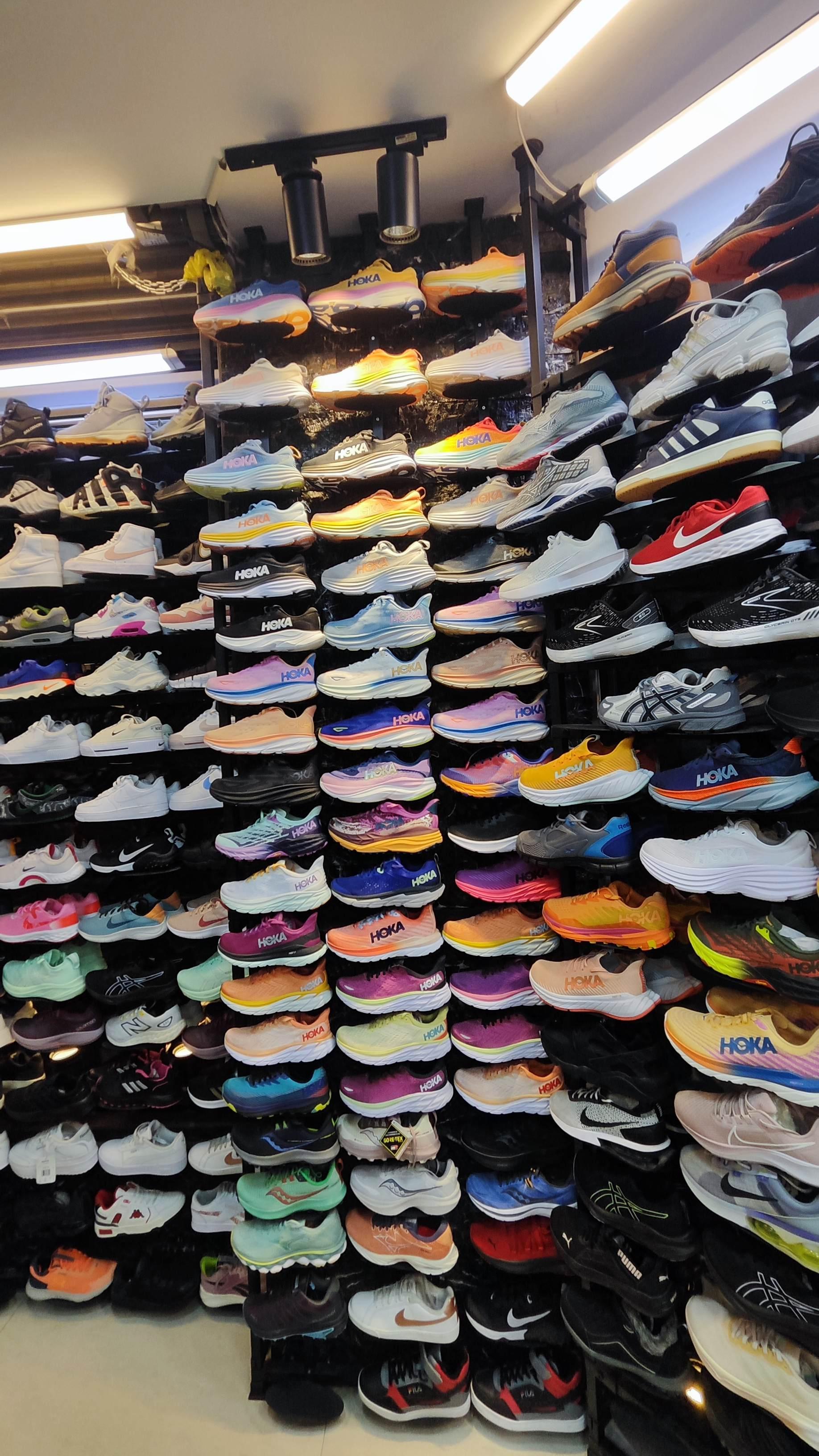 عکس کتونی EF1