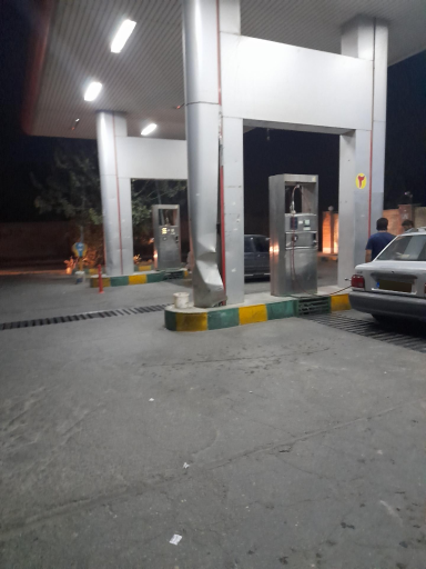 عکس پمپ گاز CNG میدان قائم اسلامشهر