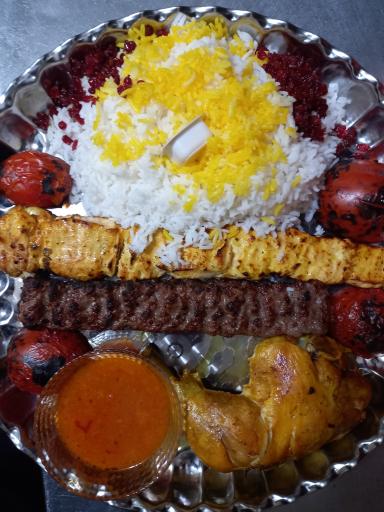 عکس رستوران باغچه سبز