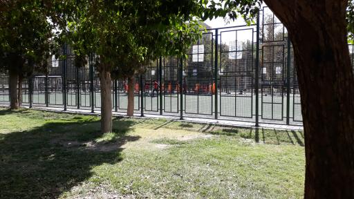 عکس چمن مصنوعی فوتبال