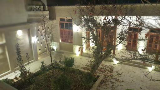 عکس عمارت حاجی بزرگ 