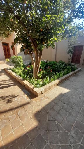 عکس عمارت حاجی بزرگ 