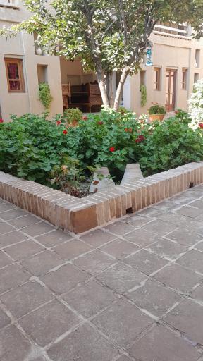 عکس عمارت حاجی بزرگ 
