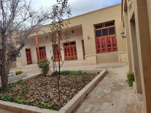 عکس عمارت حاجی بزرگ 