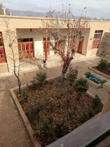 عکس عمارت حاجی بزرگ 