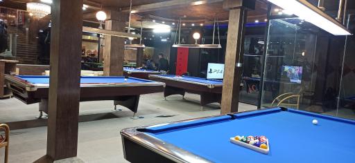 عکس کلوپ بیلیارد زنبق