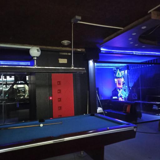 عکس کلوپ بیلیارد زنبق