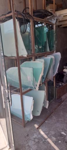 عکس شیشه خم اتومبیل ایرانمنش