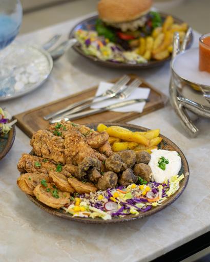 عکس کافه سیلک (شعبه کارگر)