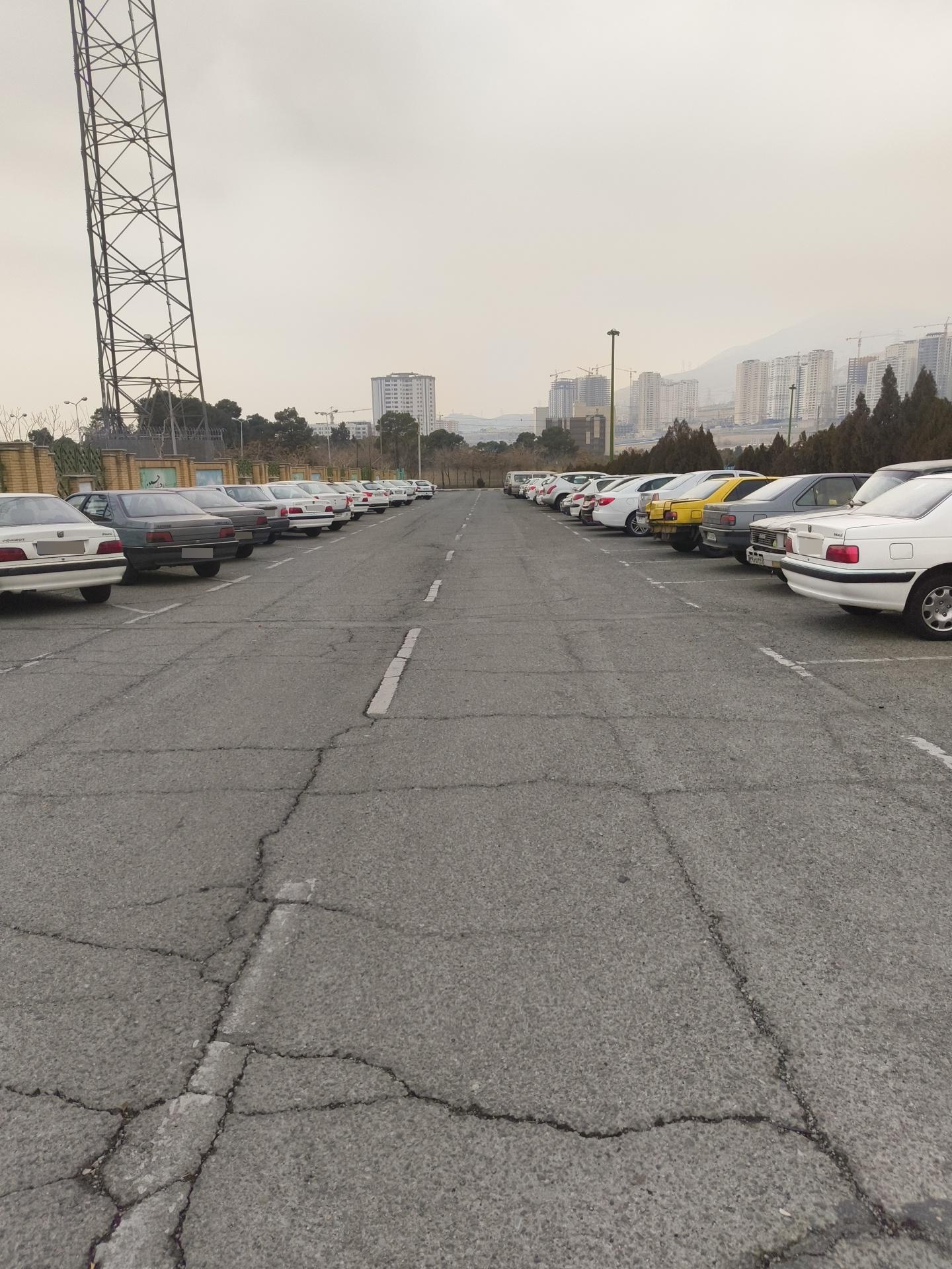 عکس پارکینگ مترو وردآورد