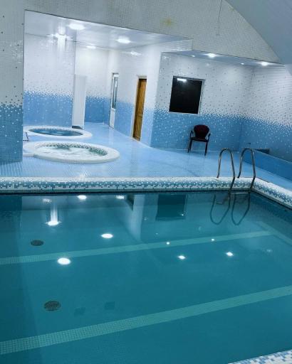عکس استخر آب درمانی امید 