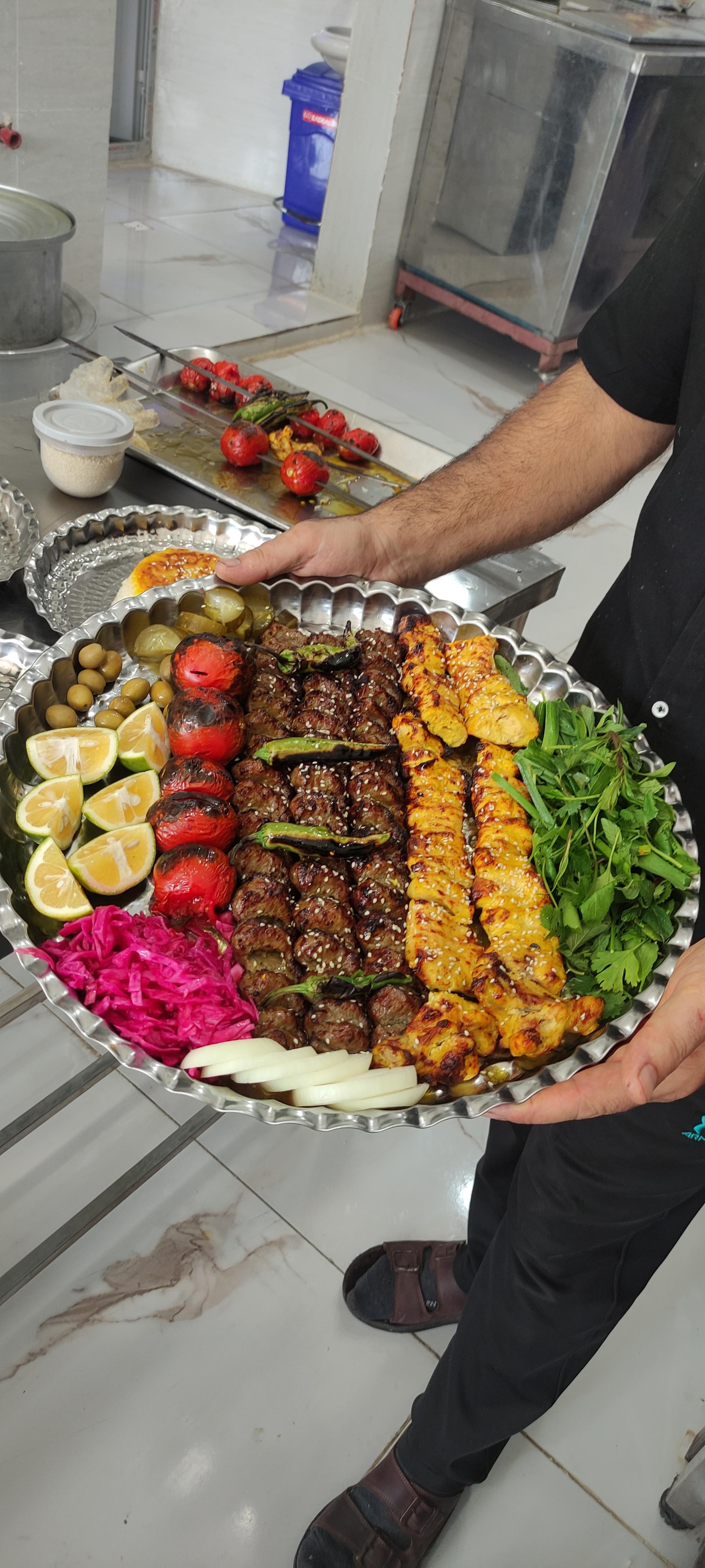عکس رستوران دورچین