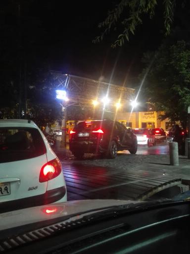 عکس پمپ بنزین پل صدر شماره ۱۶۱