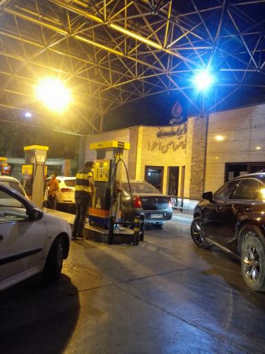 عکس پمپ بنزین پل صدر شماره ۱۶۱