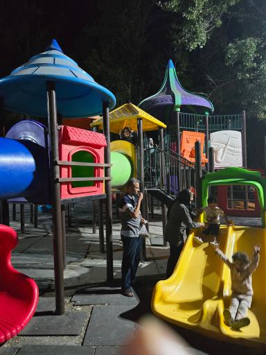 عکس زمین بازی بچه ها