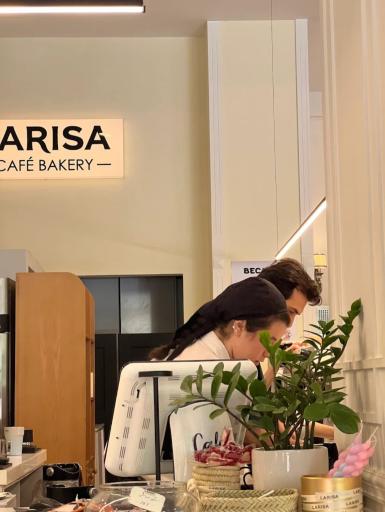 عکس کافه قنادی لاریسا