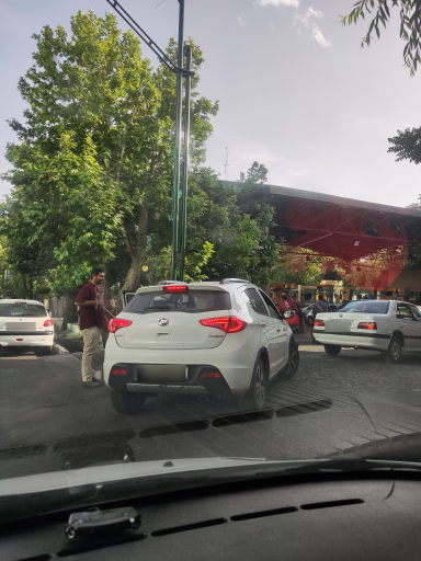 عکس پمپ بنزین پل صدر شماره ۱۶۱