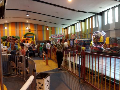 عکس شهربازی روباز دهکده