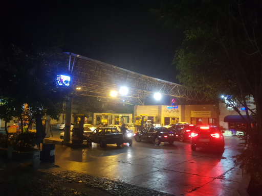 عکس پمپ بنزین پل صدر شماره ۱۶۱