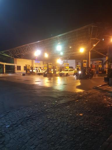 عکس پمپ بنزین پل صدر شماره ۱۶۱