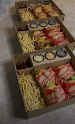 عکس پیتزا سی سیب