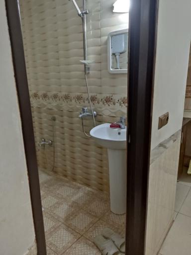 مهمانپذیر زرین