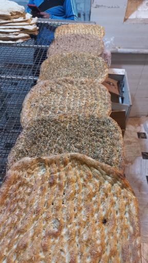 عکس نان تنوری خراسانی نان بربری سنتی(مجتمع نان معصومی )