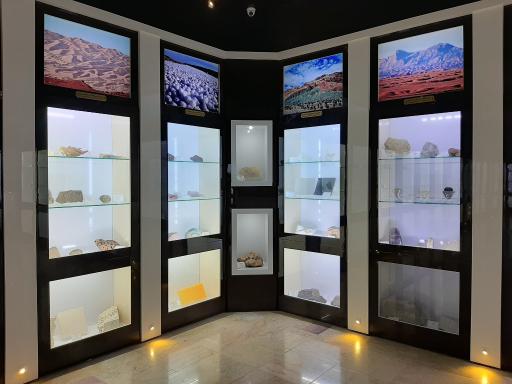 عکس موزه زمین شناسی طبس