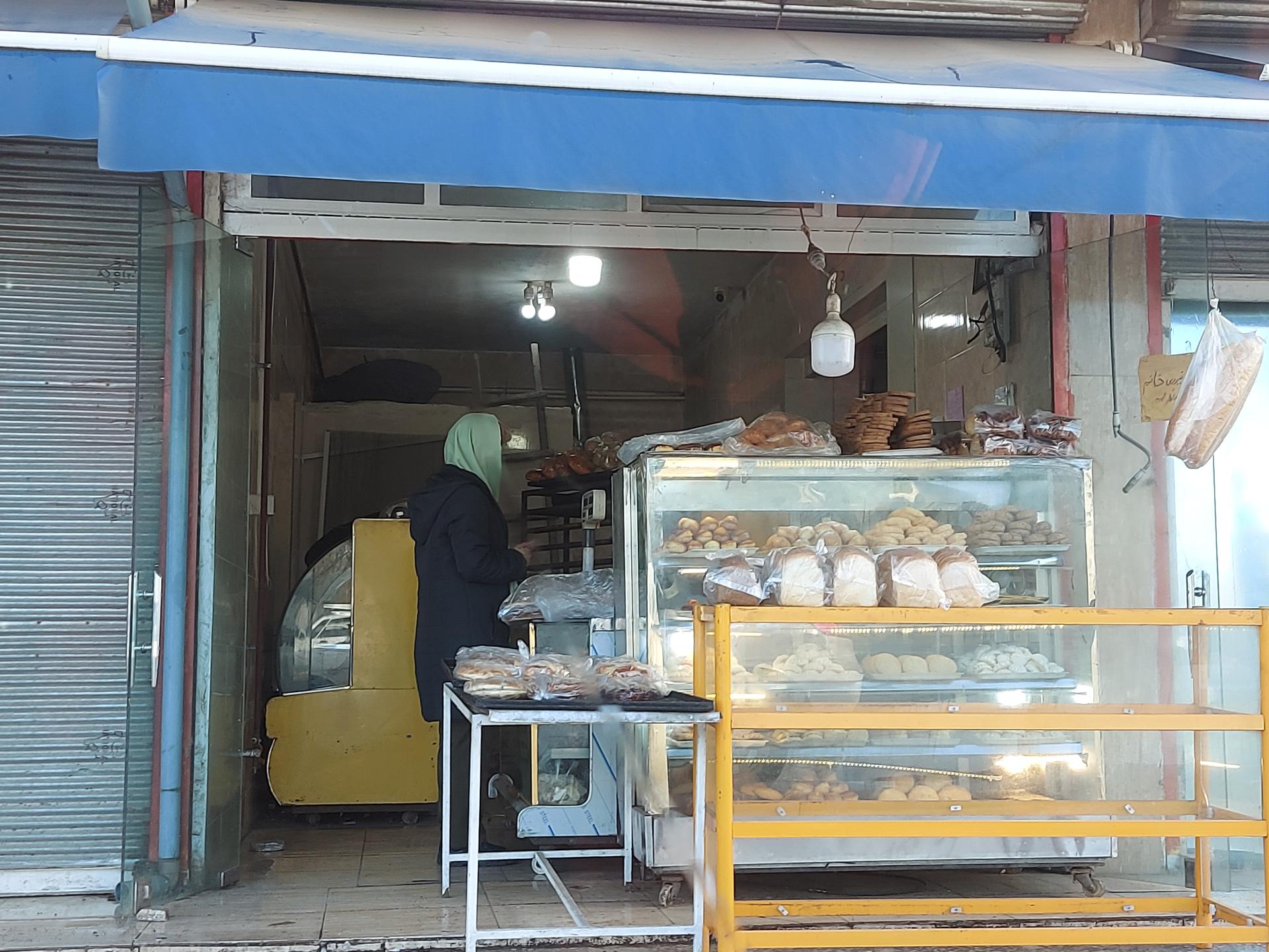 عکس نان و شیرینی علیرضا