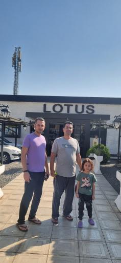 عکس استخر لوتوس کرج