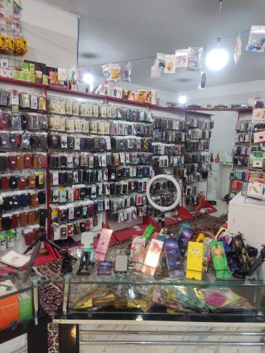 عکس فروشگاه پوشاک و لوازم جانبی موبایل بتا