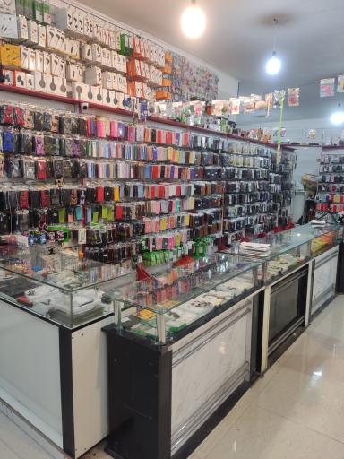 عکس فروشگاه پوشاک و لوازم جانبی موبایل بتا