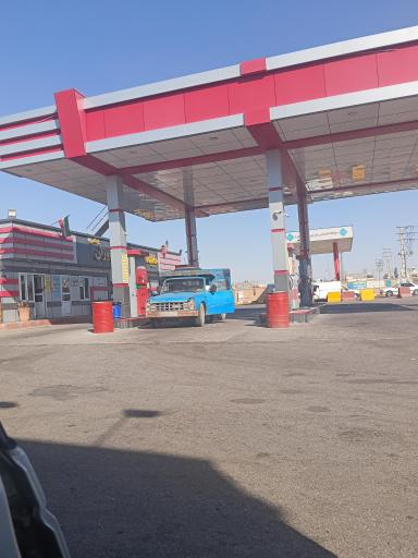 عکس پمپ بنزین و گاز دوزدوزان