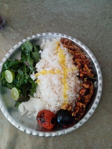 عکس بیرون بر سناتور. حجت کبابی 