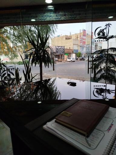 عکس مشاورین املاک ماهور 