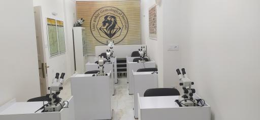 عکس مرکز گوهرشناسی لیان گوهر