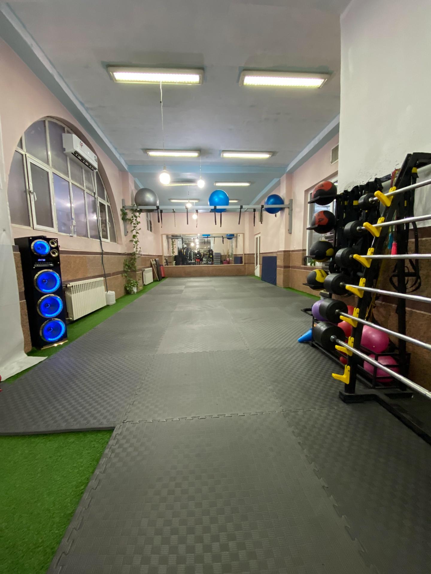 عکس باشگاه بدنسازی فرهنگیان