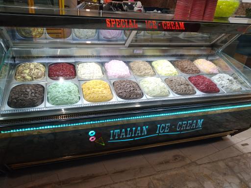 بستنی فالوده کوروش