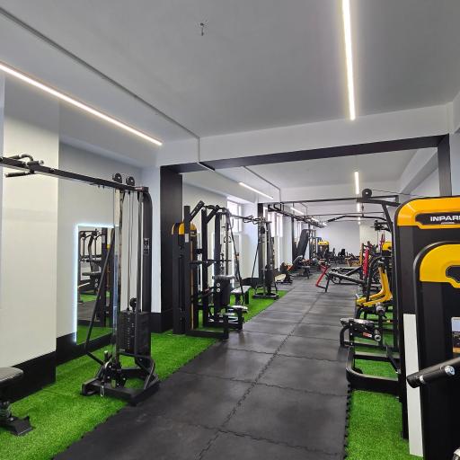 عکس باشگاه بدنسازی فرهنگیان