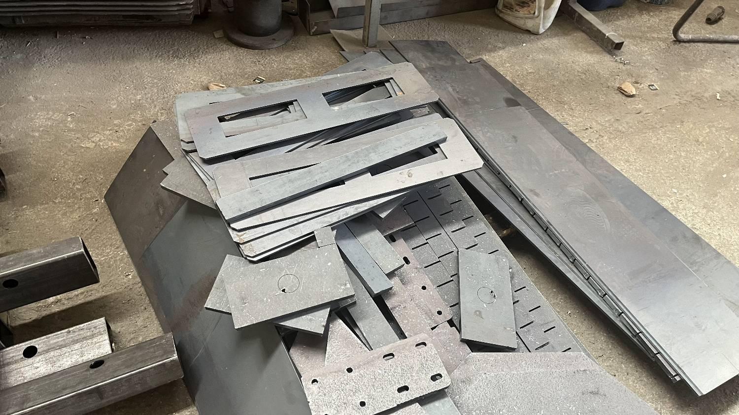 عکس مرکز تخصصی لیزر فلزات دلنشور