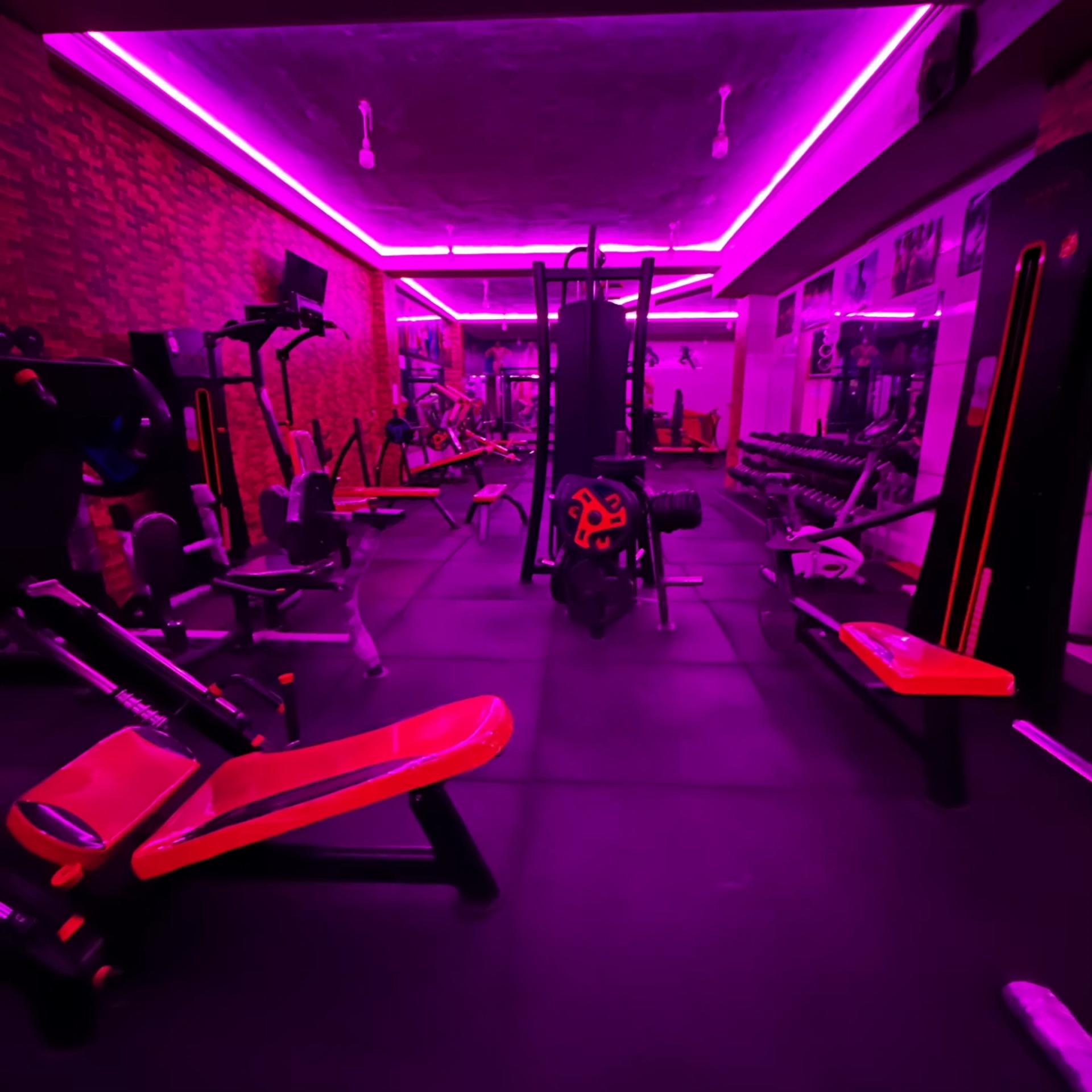 عکس باشگاه بدنسازی فیت