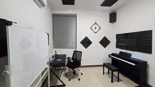 عکس آکادمی پیانو وطن