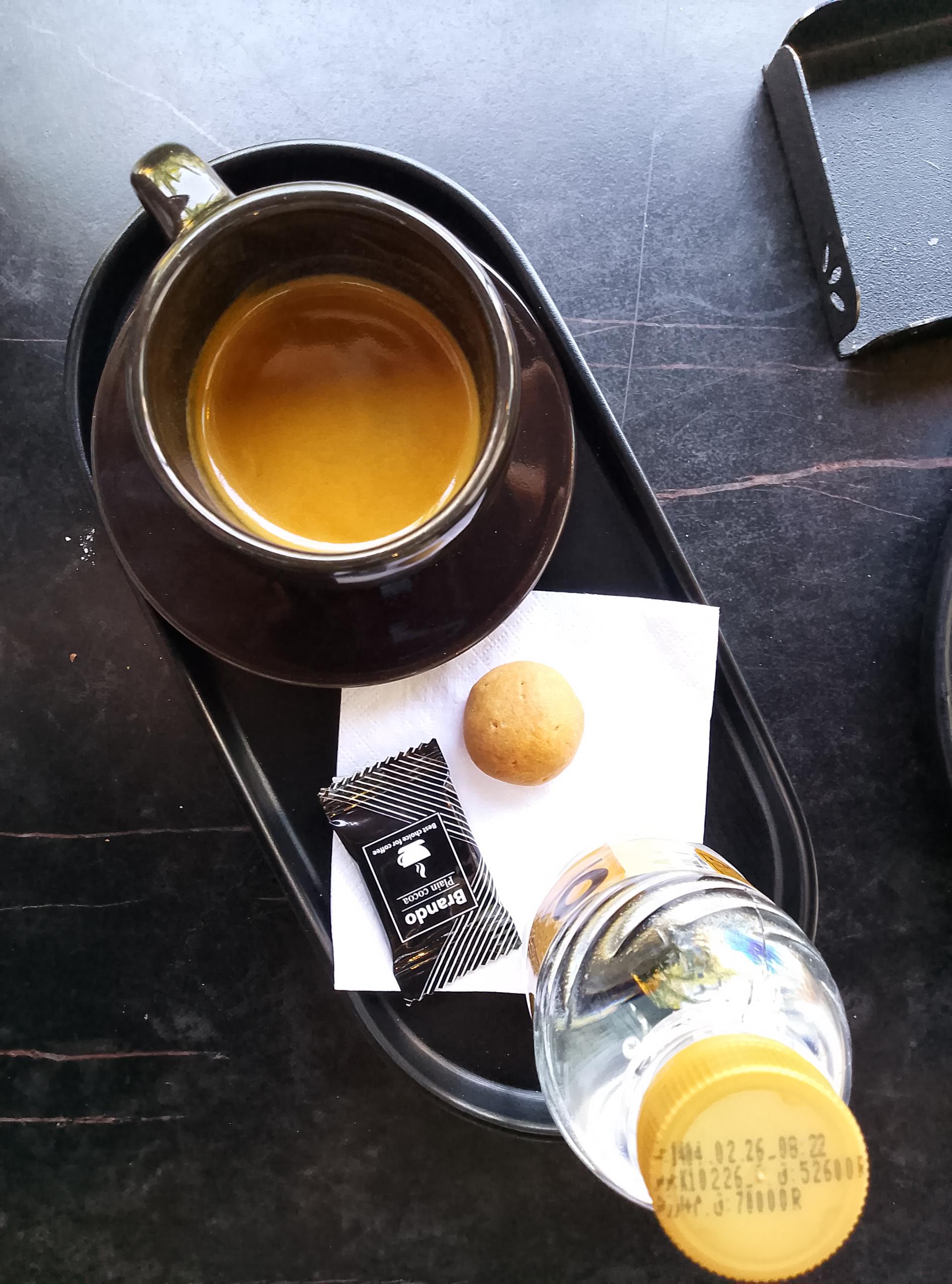 عکس کافه دلا