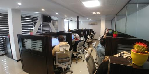 عکس شرکت خدمات مشتری مدیاجی